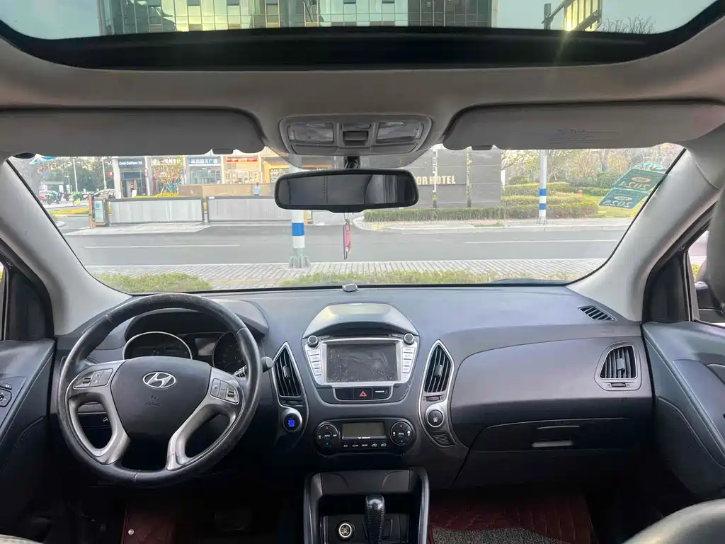 Hyundai BAIC Hyundai ix35 ix35 2012 2.0L AT Elite GLS