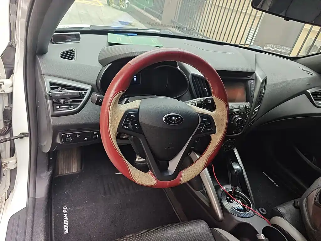 Hyundai Veloster — миниатюра 5