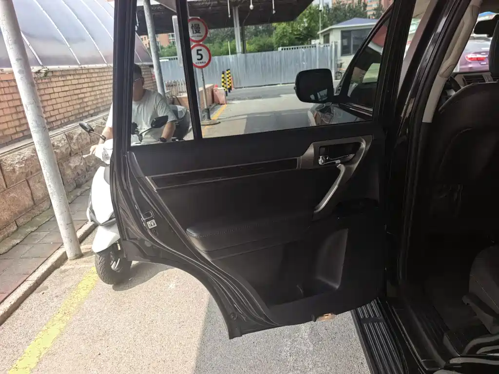 Lexus GX — миниатюра 10