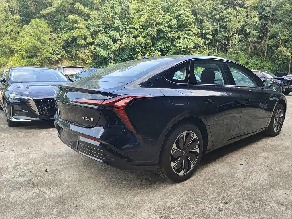 Hongqi Hongqi Tiangong 05 — миниатюра 6