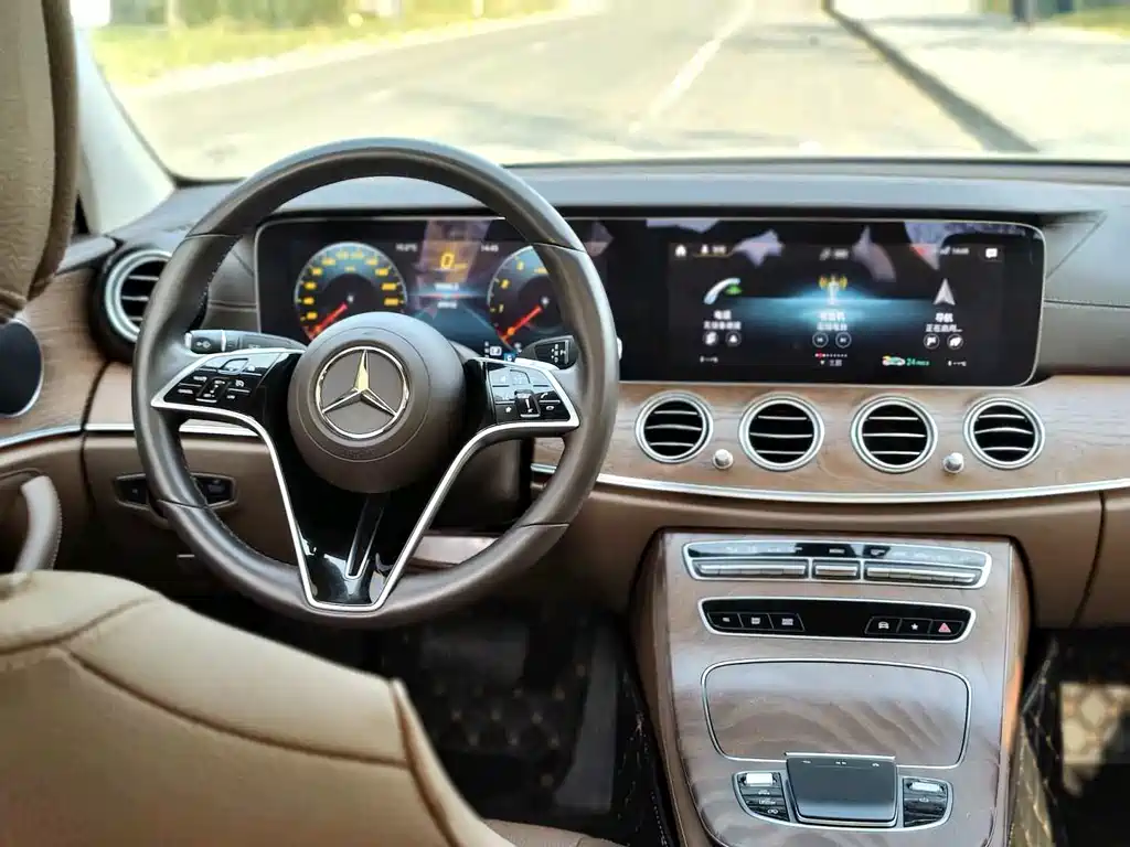 MERCEDES-BENZ E CLASS