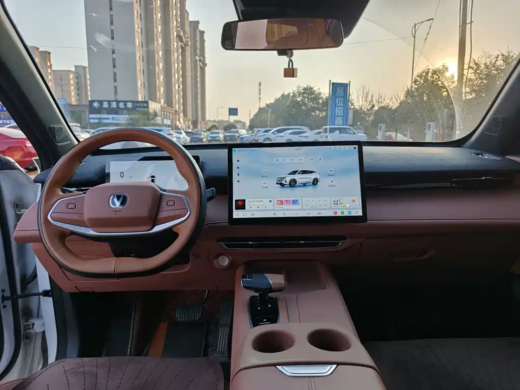 Changan UNI-Z New Energy — миниатюра 6
