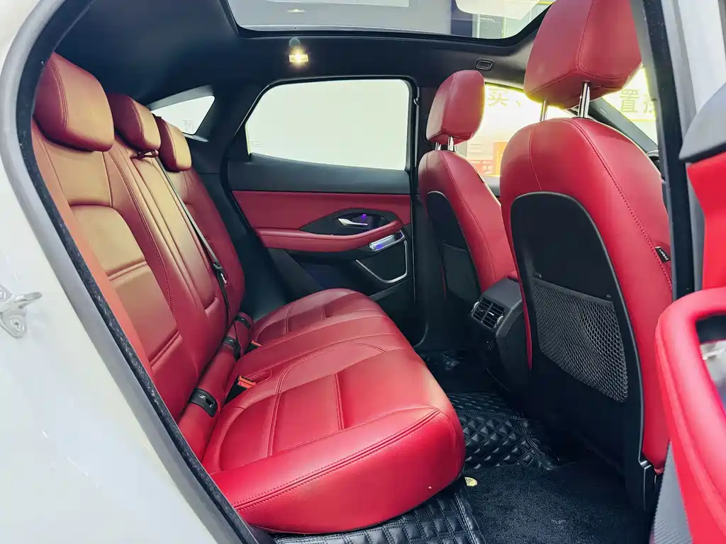 Jaguar E-PACE — миниатюра 14