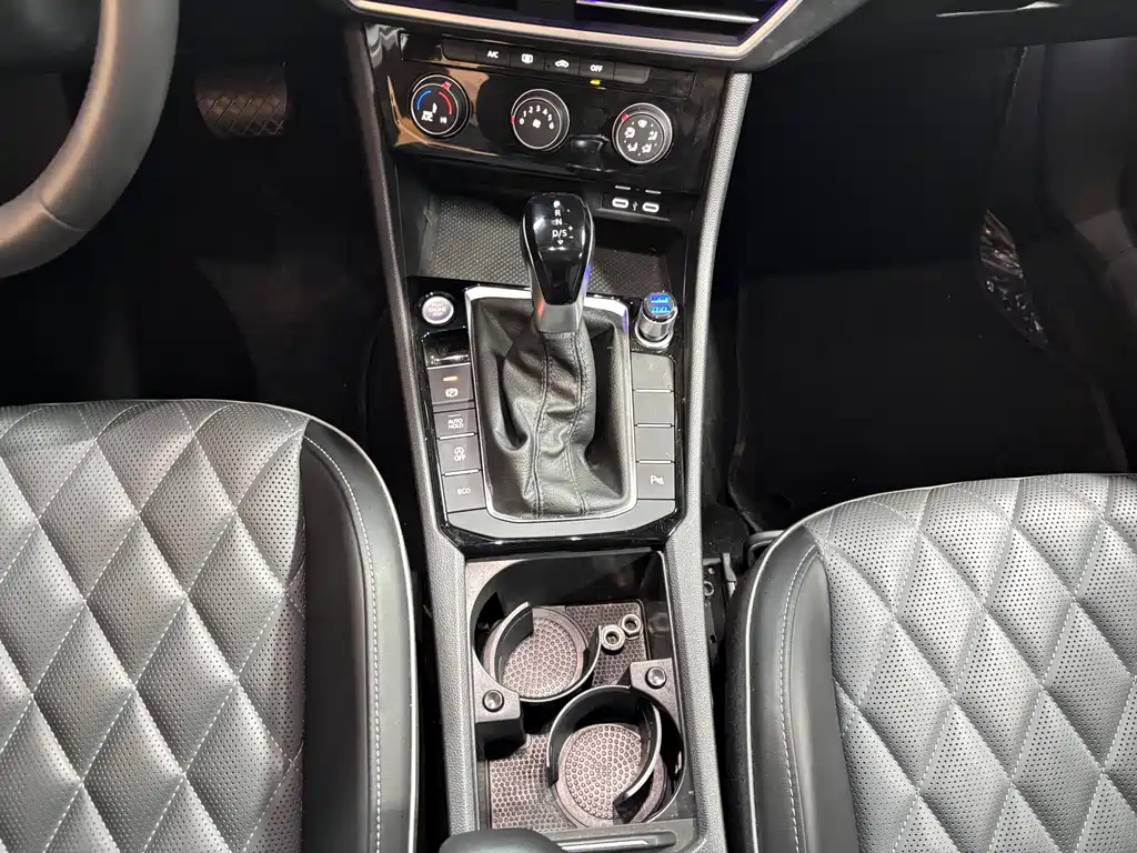 Volkswagen Sagitar 2023 300TSI DSG