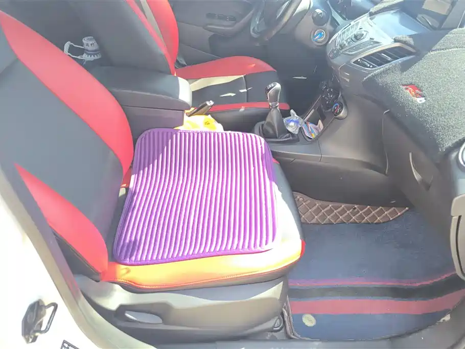 Ford Fiesta 2013 1.5L MT
