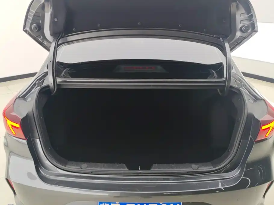 Changan Eado — миниатюра 4