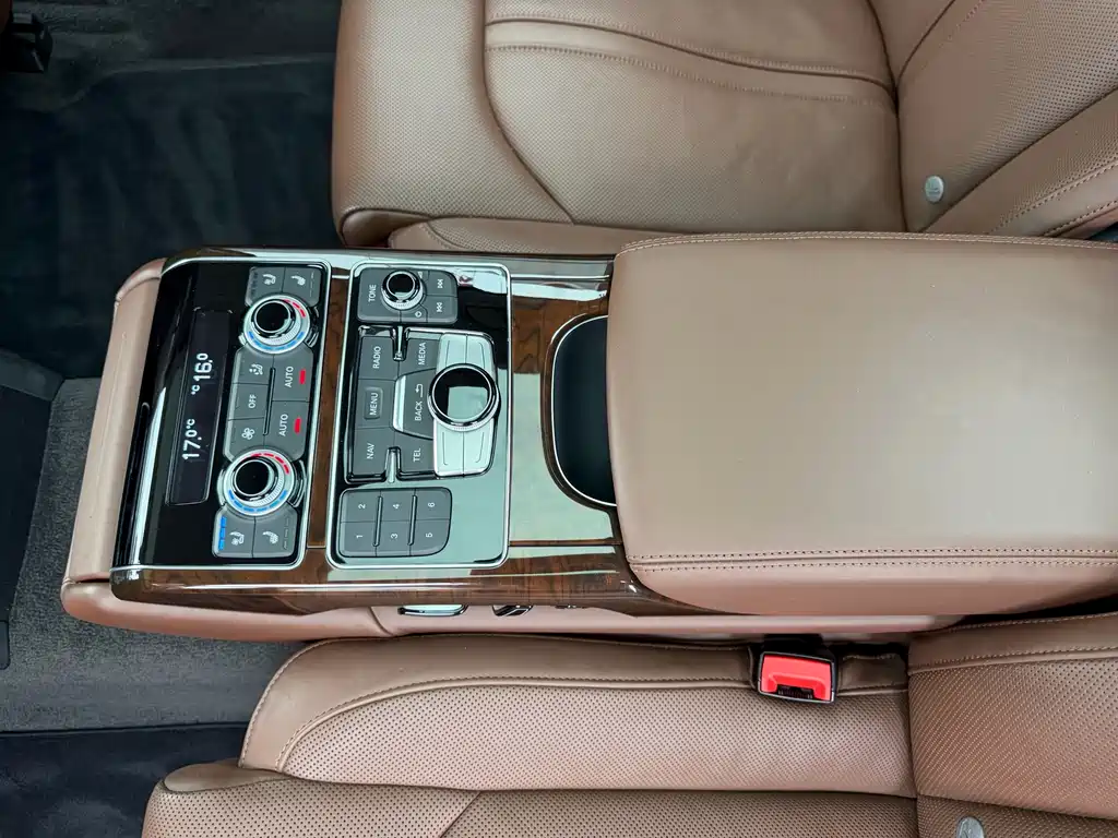 Audi A8 — фотографии объявления, Фото 11