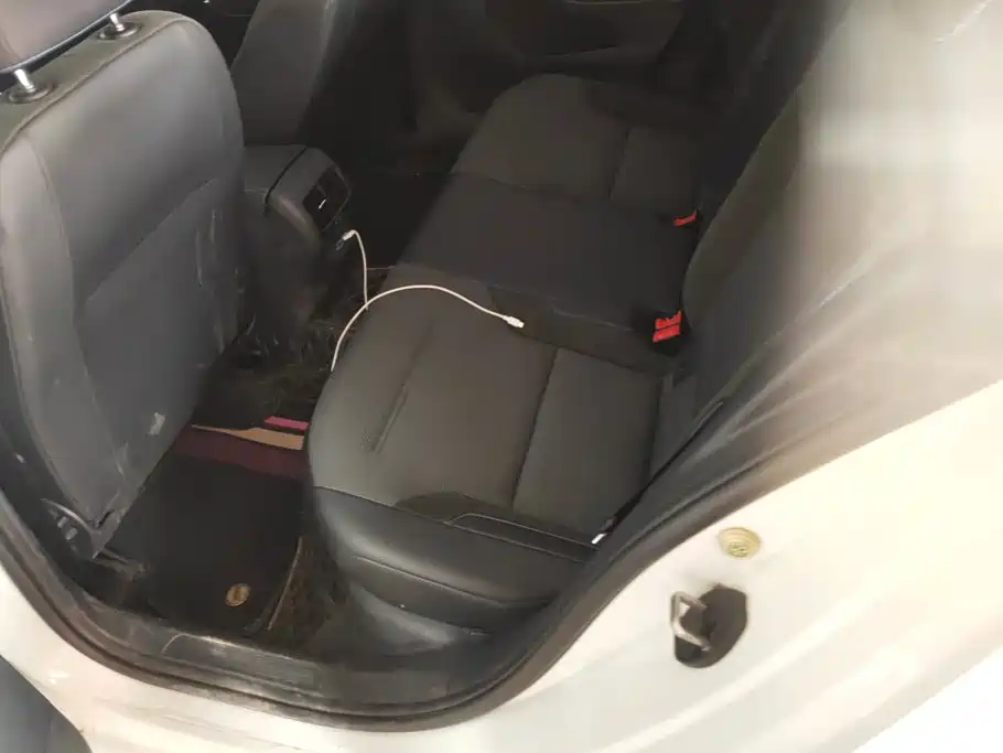 Volkswagen Golf EV — миниатюра 11