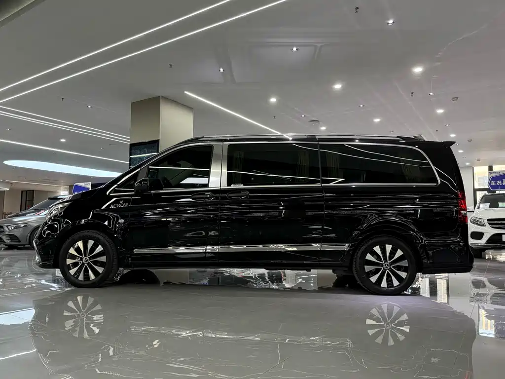 Mercedes-Benz Vito 2021 2.0T 7 мест