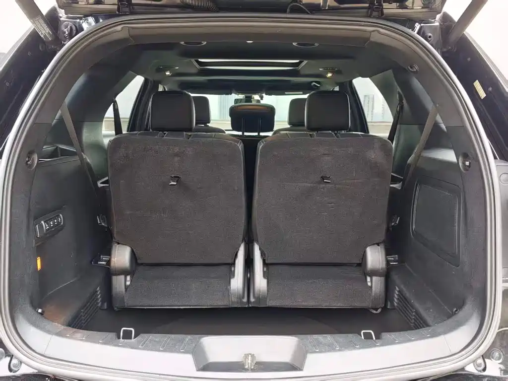 Ford Explorer (Import) — миниатюра 18