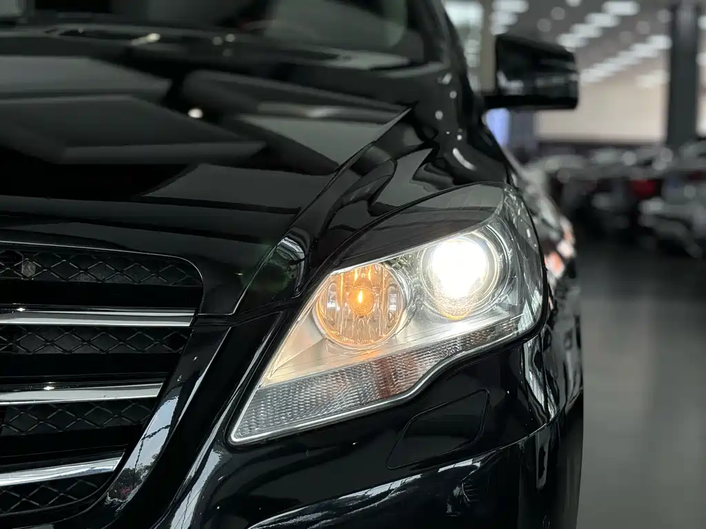 MERCEDES-BENZ R CLASS