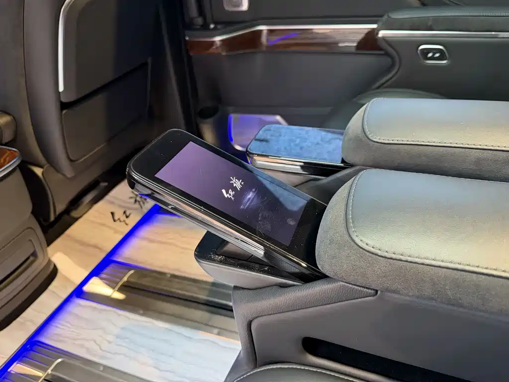 Hongqi HQ9 PHEV 2024 2.0T Luxury