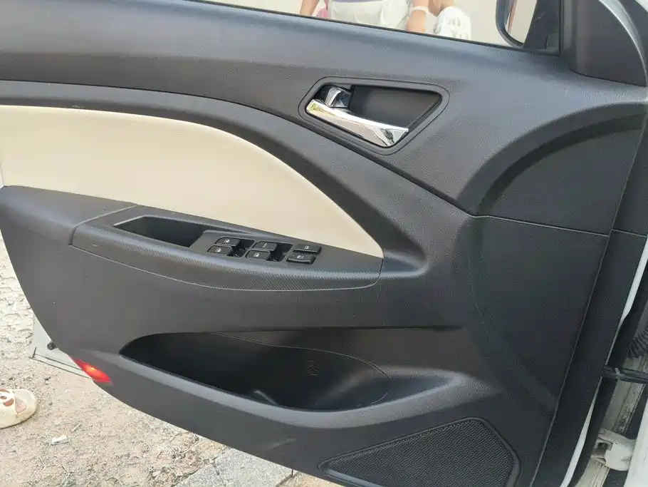 Changan V7 — миниатюра 7