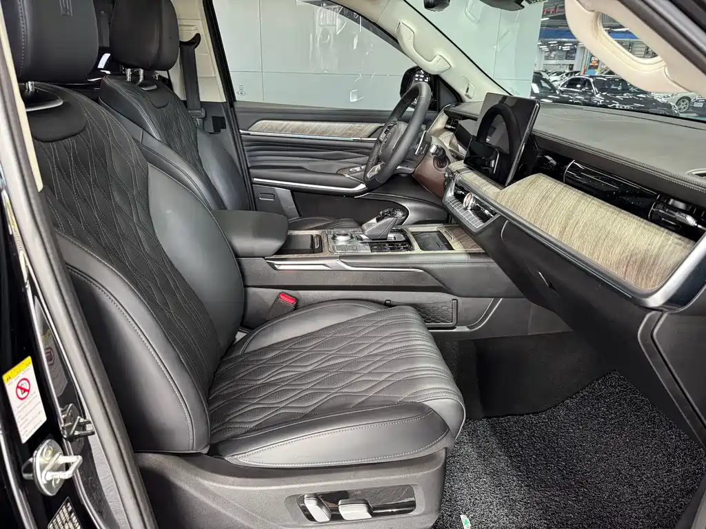 Tank 500 2022 3.0T Sport 5 мест