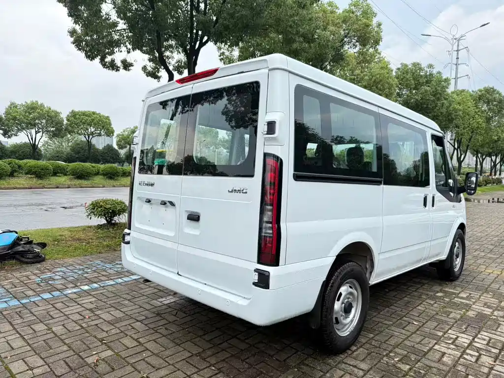JMC JMC Fushun — миниатюра 8