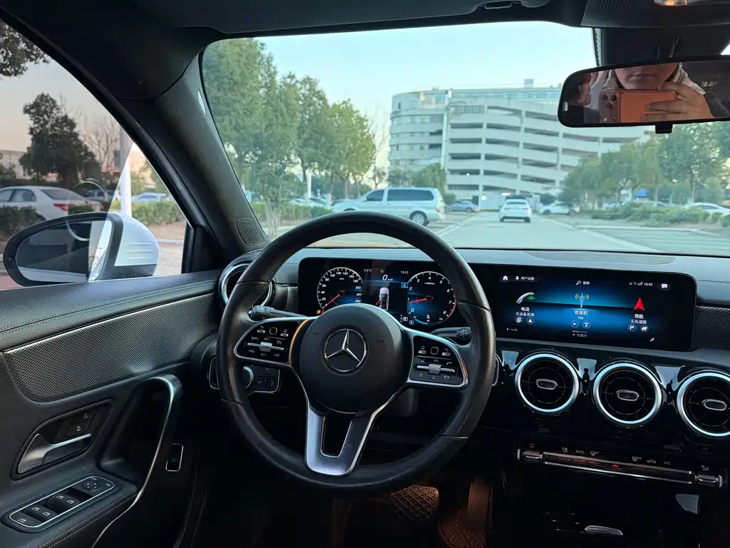 MERCEDES-BENZ A CLASS