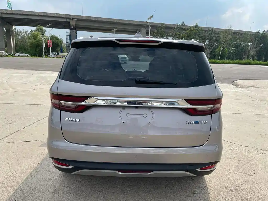 Geely Jia Ji New Energy — миниатюра 6