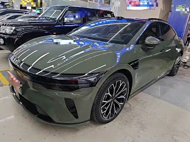 2025 Zeekr 007