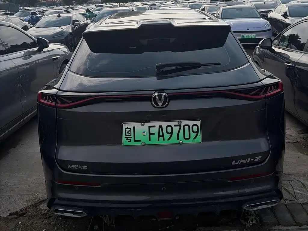 Changan UNI-Z New Energy — миниатюра 10