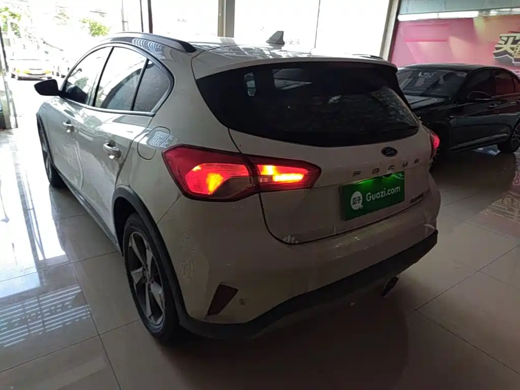 Ford Focus Active — миниатюра 5