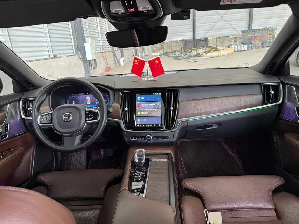 Volvo S90 2023 B5 Luxury