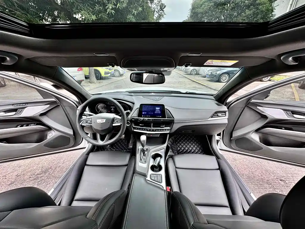 Cadillac CT4 — миниатюра 5