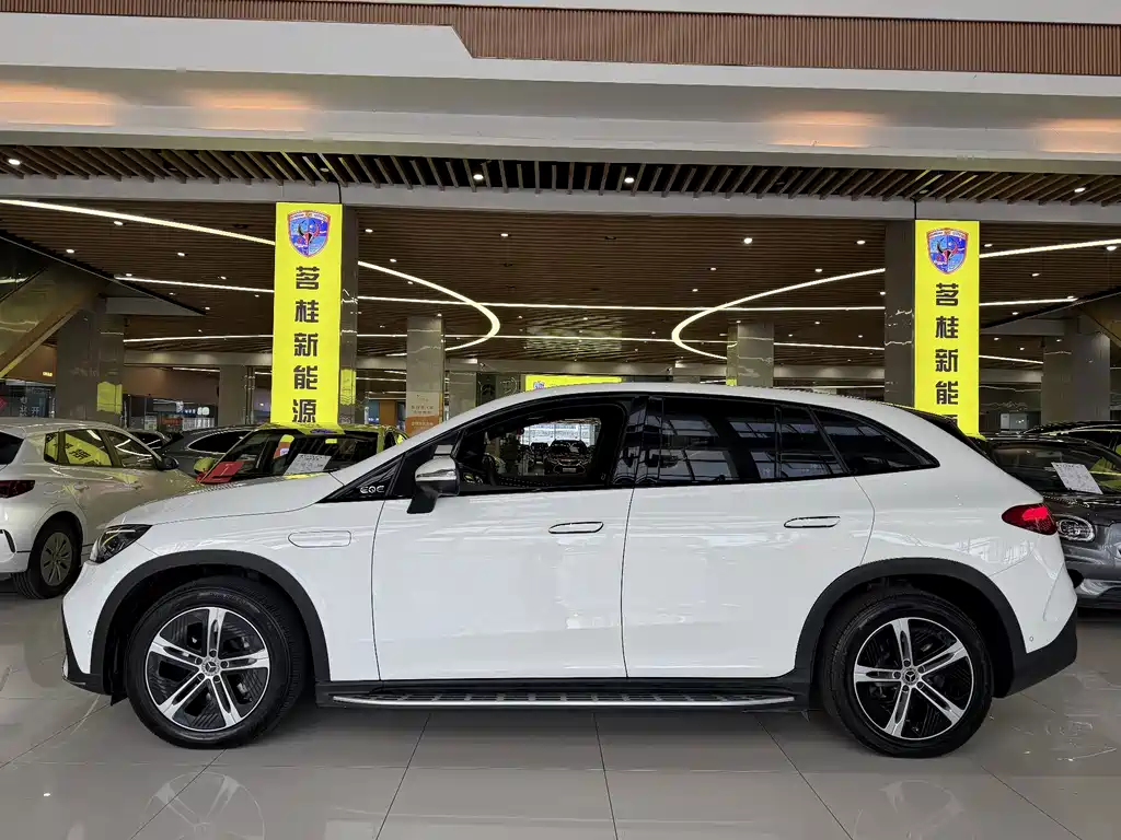 MERCEDES-BENZ EQE SUV