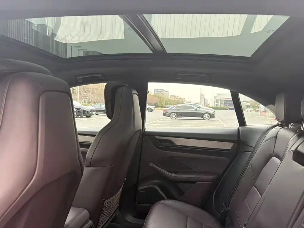 PORSCHE MACAN NEW ENERGY