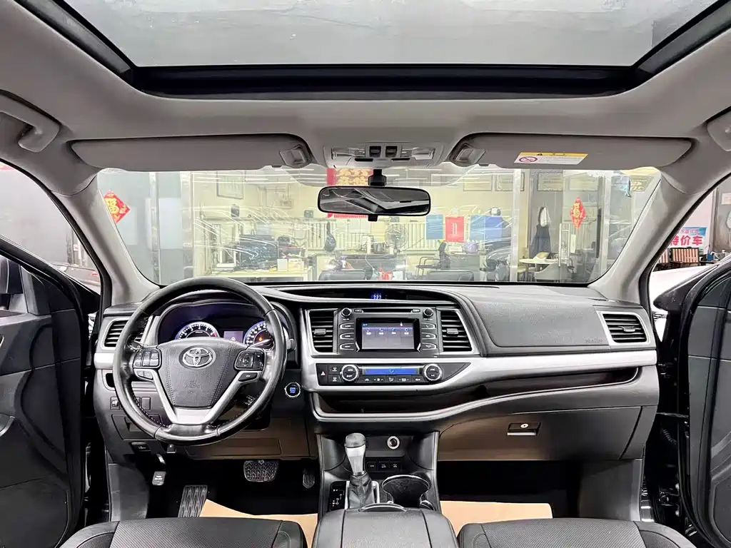 Toyota Highlander — миниатюра 9