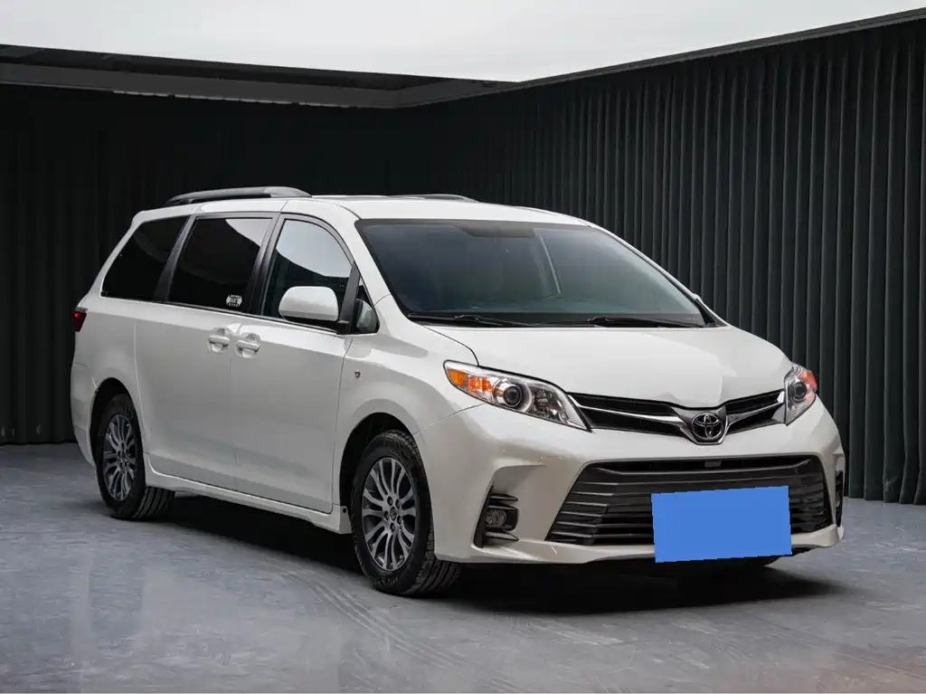 Toyota Sienna — миниатюра 3