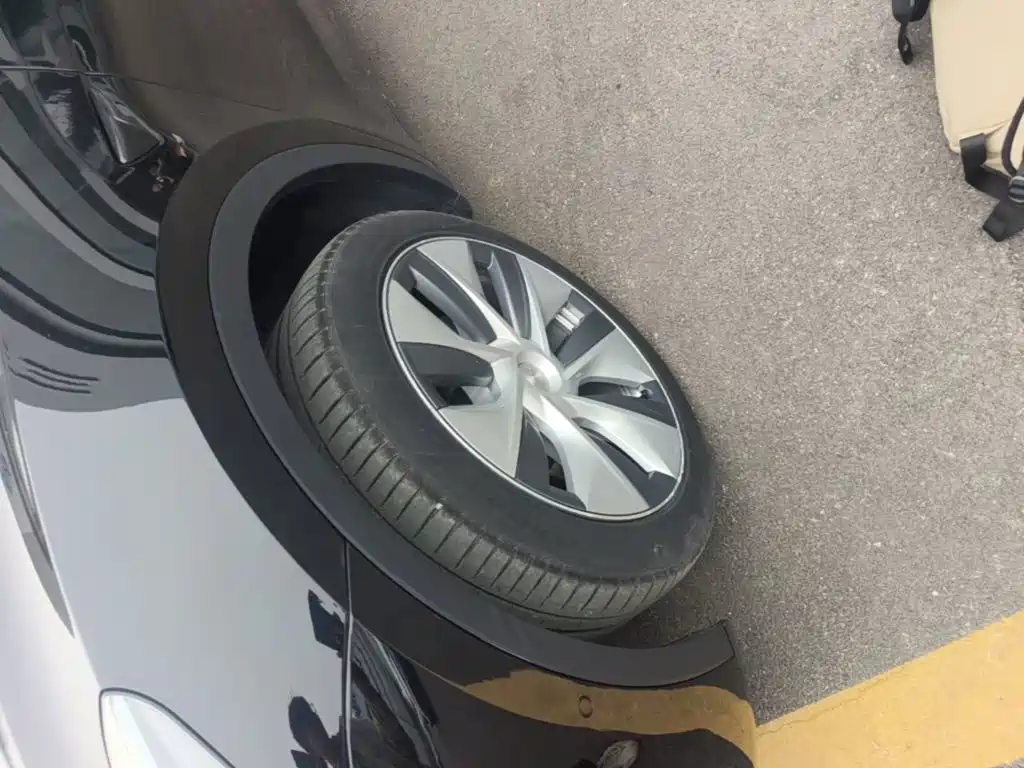 Tesla Model Y — миниатюра 23