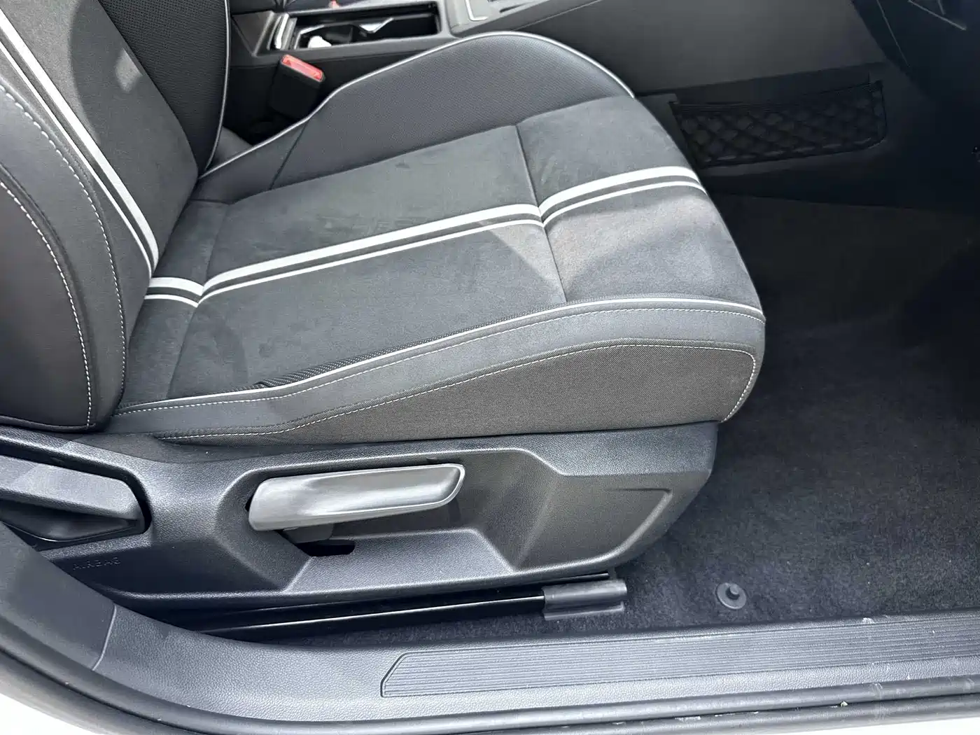 Volkswagen Golf 2022 Белый из Китая