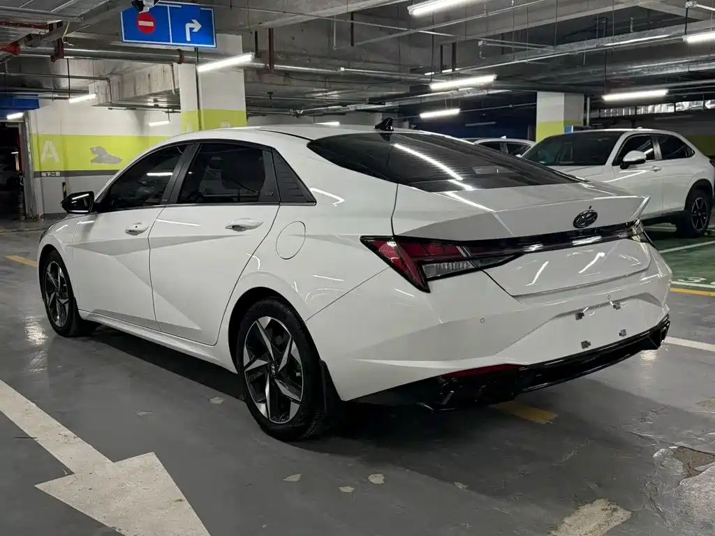 Hyundai Elantra — миниатюра 6