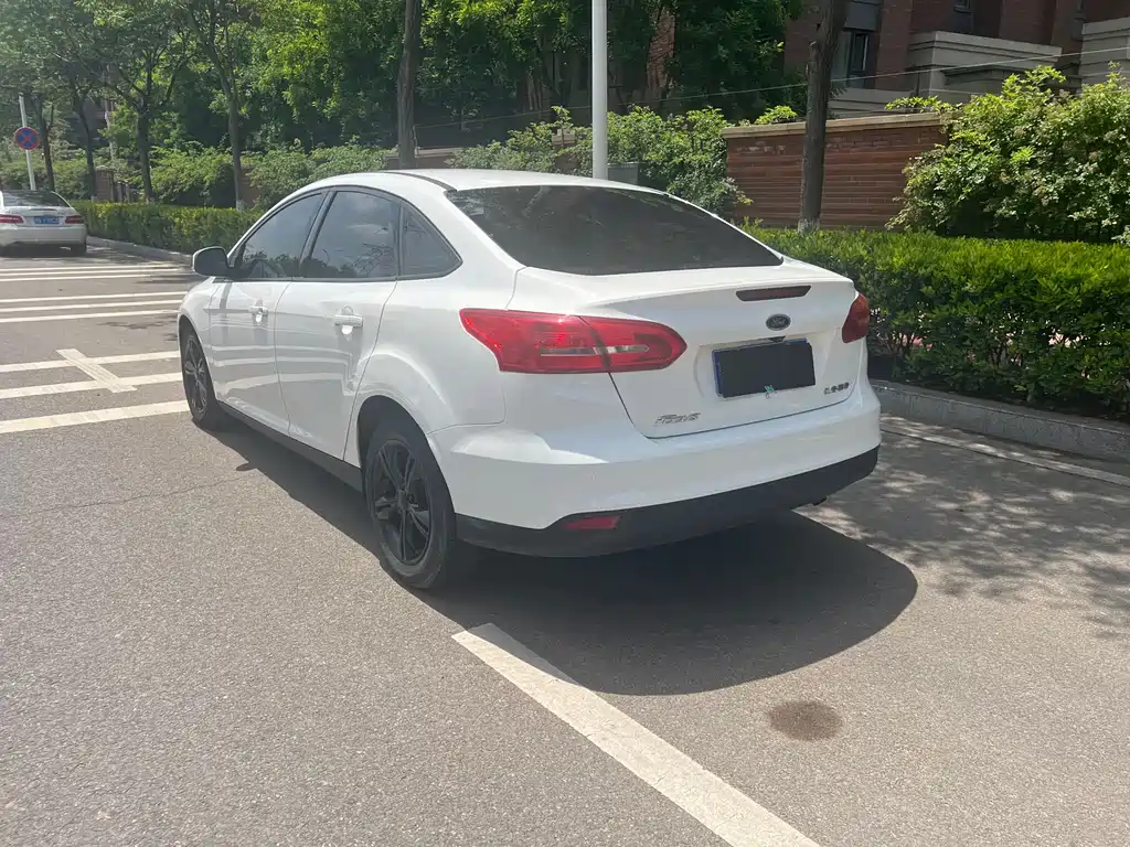 Ford Focus Sedan 1.6L Auto Comfort Type Smart Drive Edition, фото 6