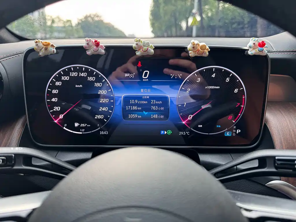 Mercedes-Benz GLC — миниатюра 11
