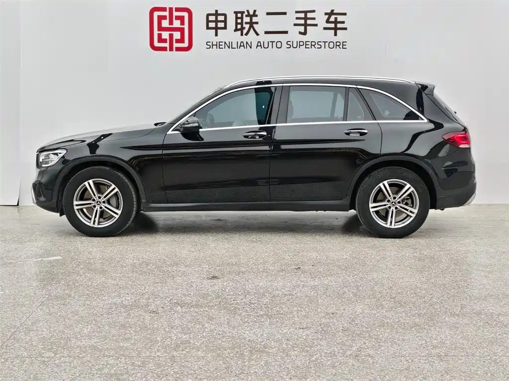 MERCEDES-BENZ GLC