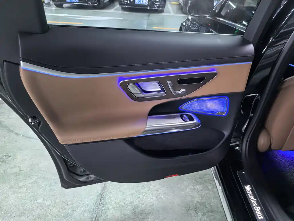Mercedes-Benz E-Class — миниатюра 15