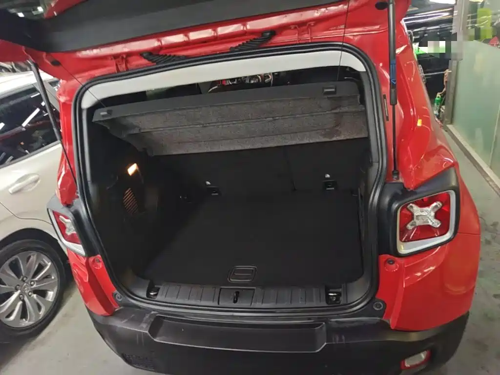 Jeep Renegade — миниатюра 19