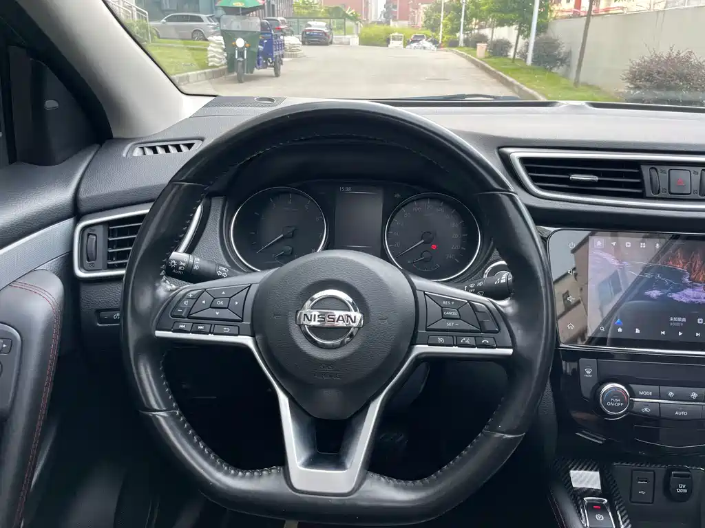 Nissan Qashqai — миниатюра 8
