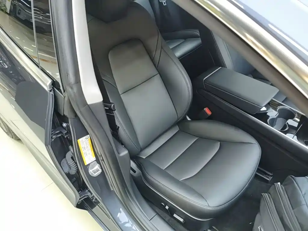 Tesla Model 3 — миниатюра 25