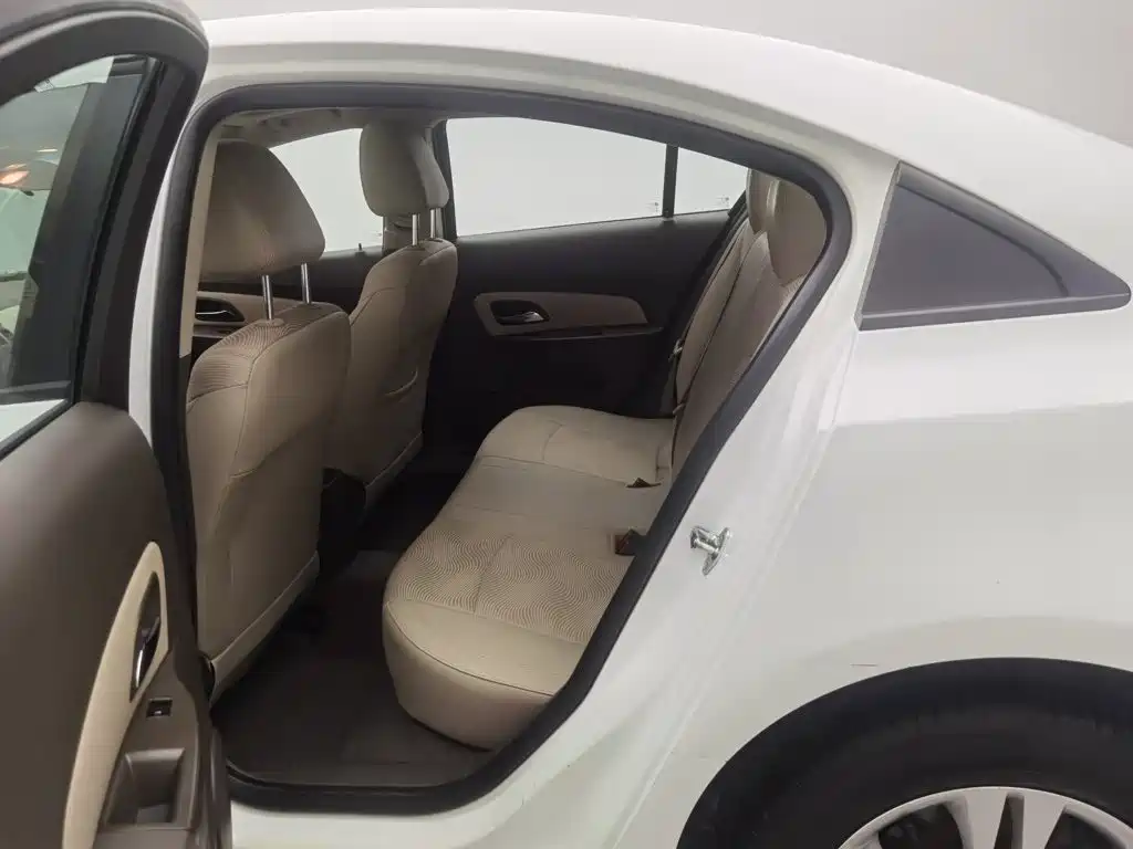 Chevrolet Cruze — миниатюра 15