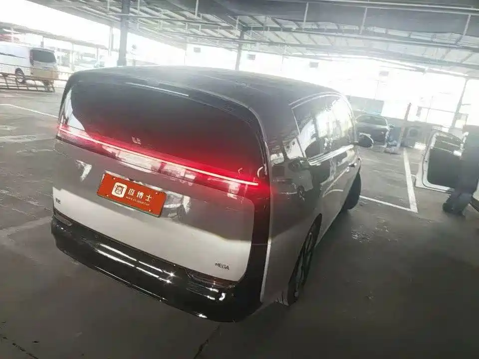 Li Auto Li MEGA — миниатюра 2