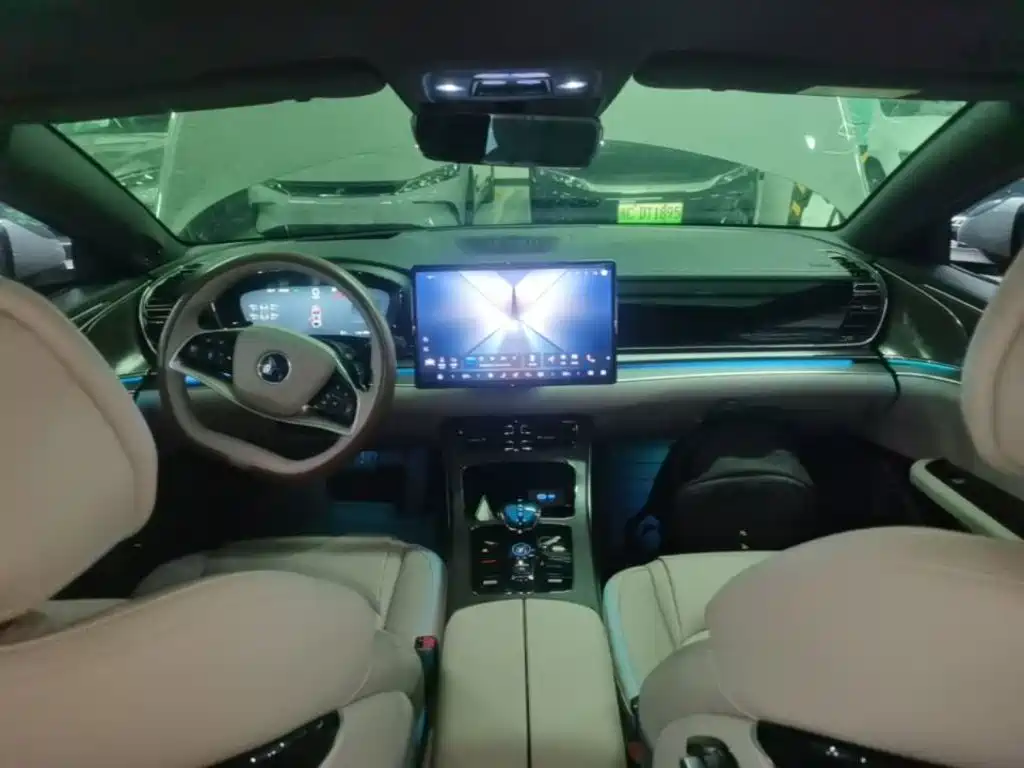 BYD Han — миниатюра 10