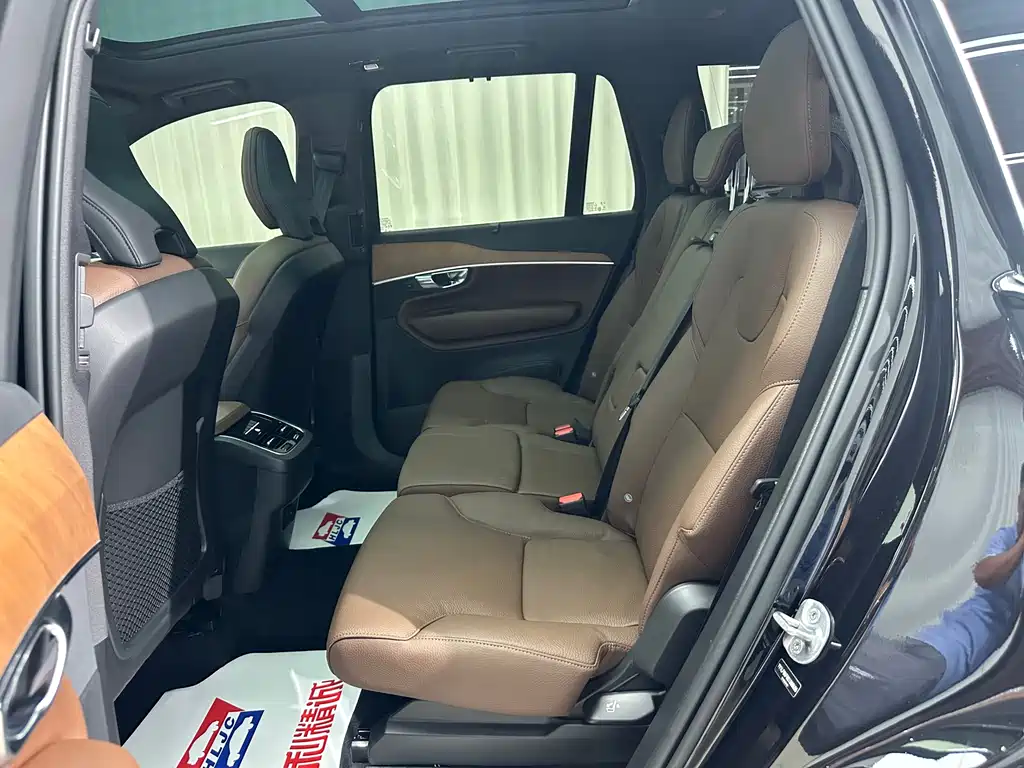 Volvo XC90 — миниатюра 9