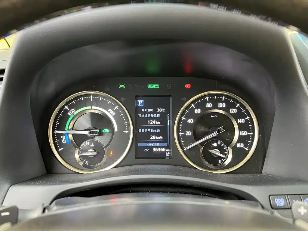 Toyota Alphard — миниатюра 16