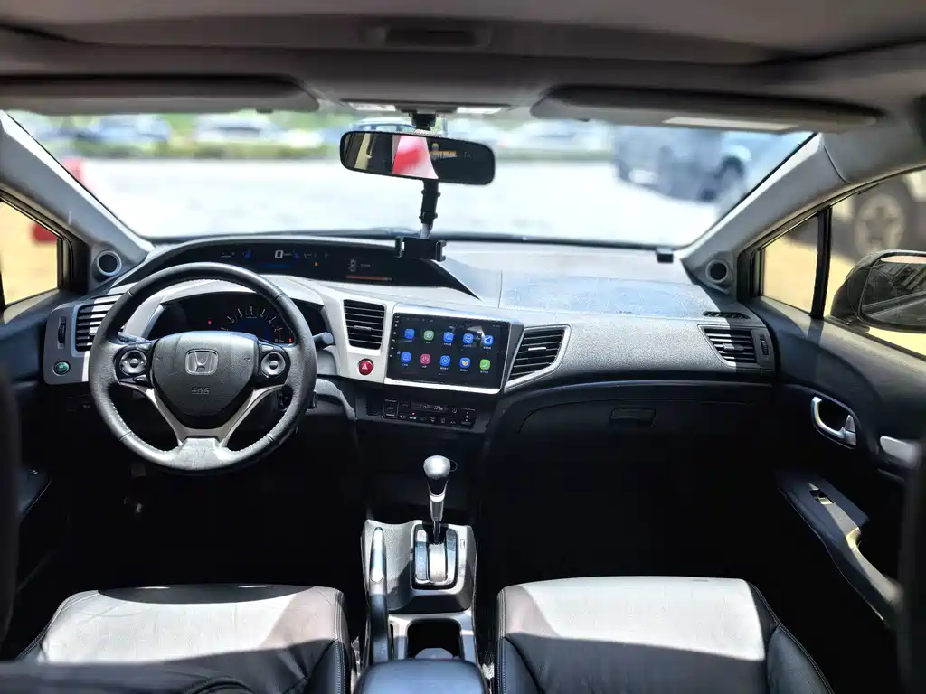 Honda Civic 2013 1.8L AT Luxury