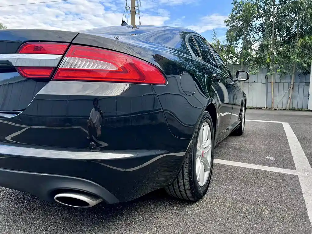 Jaguar XF — миниатюра 8