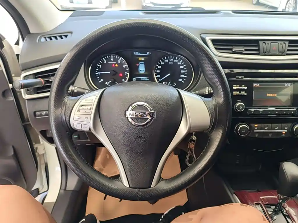 Nissan Qashqai — миниатюра 11