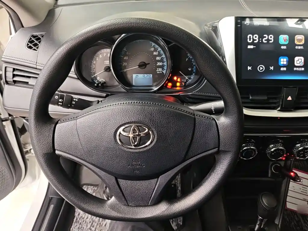 Toyota Yaris L — миниатюра 11