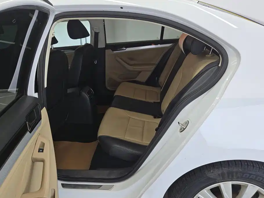 Volkswagen Sagitar — миниатюра 11